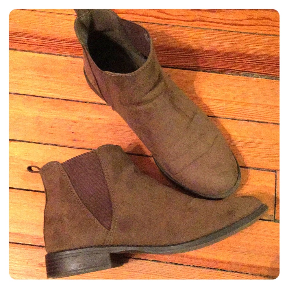 Kaki booties